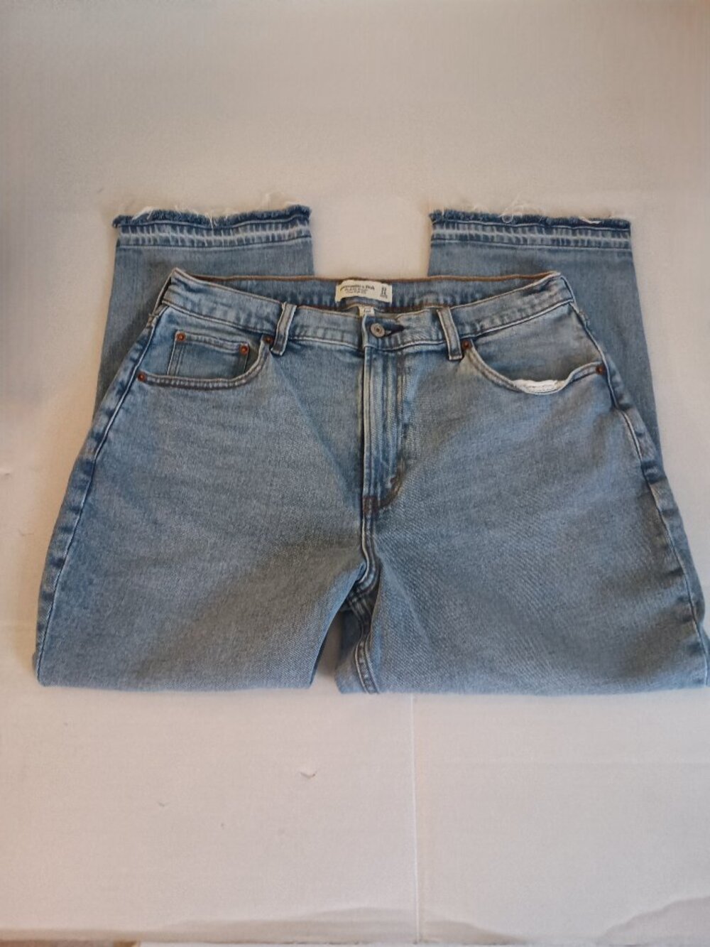 Abercrombie & Fitch Ankle Straight Jeans Ultra High Rise Light Wash Sz 14L (32W) - Picture 2 of 16